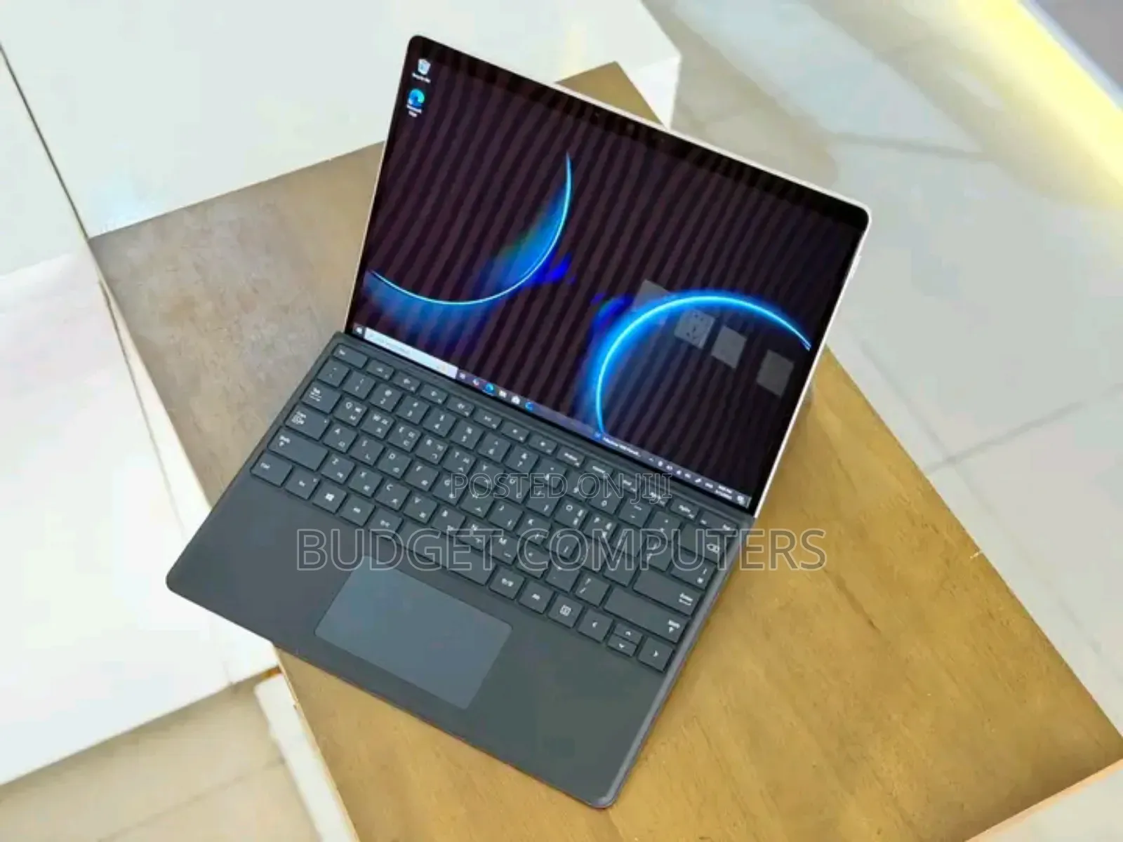 New Microsoft Surface Laptop 8GB Intel Core i7 SSHD (Hybrid) 512GB