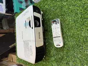 Epson Eb-S41 3lcd, 3300 Lumens Original Projector