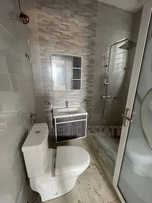 4bdrm Duplex in Lake Side Estate for rent