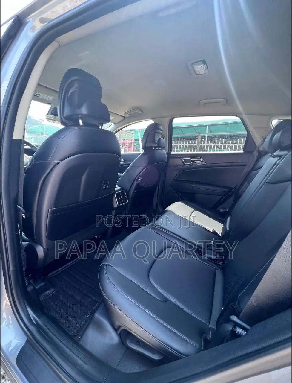 New Kia Sportage 2025 Gray