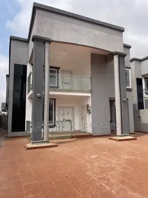 4bdrm Duplex in Lake Side Estate for rent
