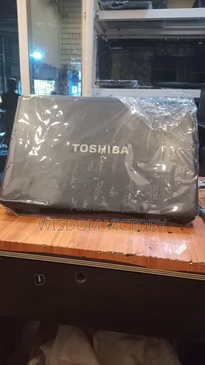 New Laptop Toshiba Satellite C850 4GB Intel HDD 320GB
