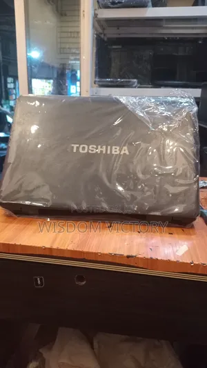 New Laptop Toshiba Satellite C850 4GB Intel HDD 320GB
