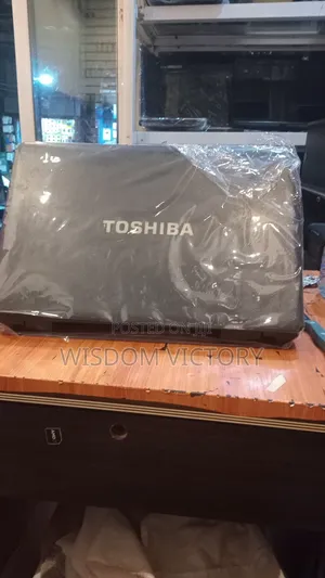 New Laptop Toshiba Satellite C850 4GB Intel HDD 320GB