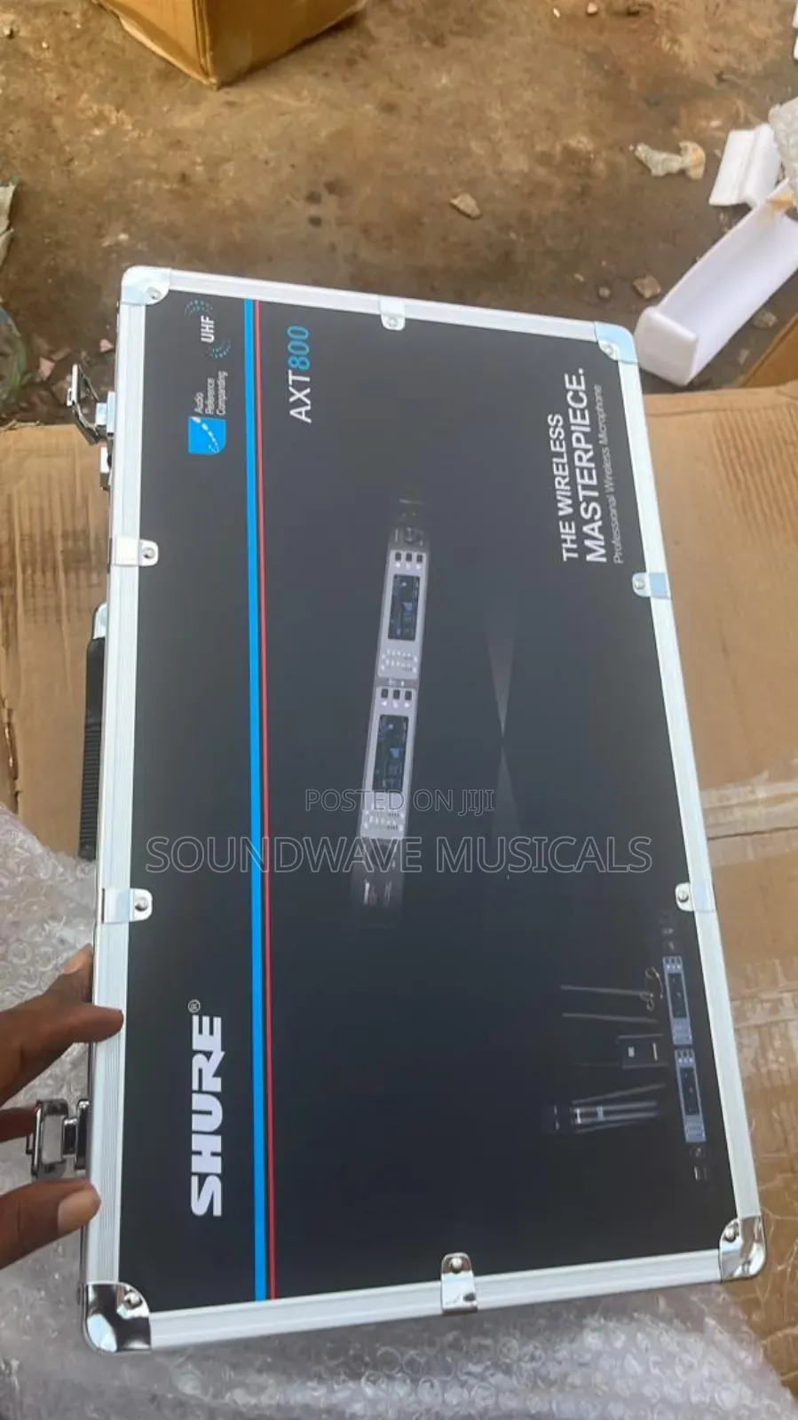 Shura Axt 800 Wireless Microphone