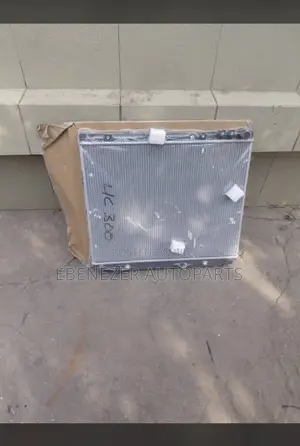 Toyota Land Cruiser Lc300 Radiator Tank