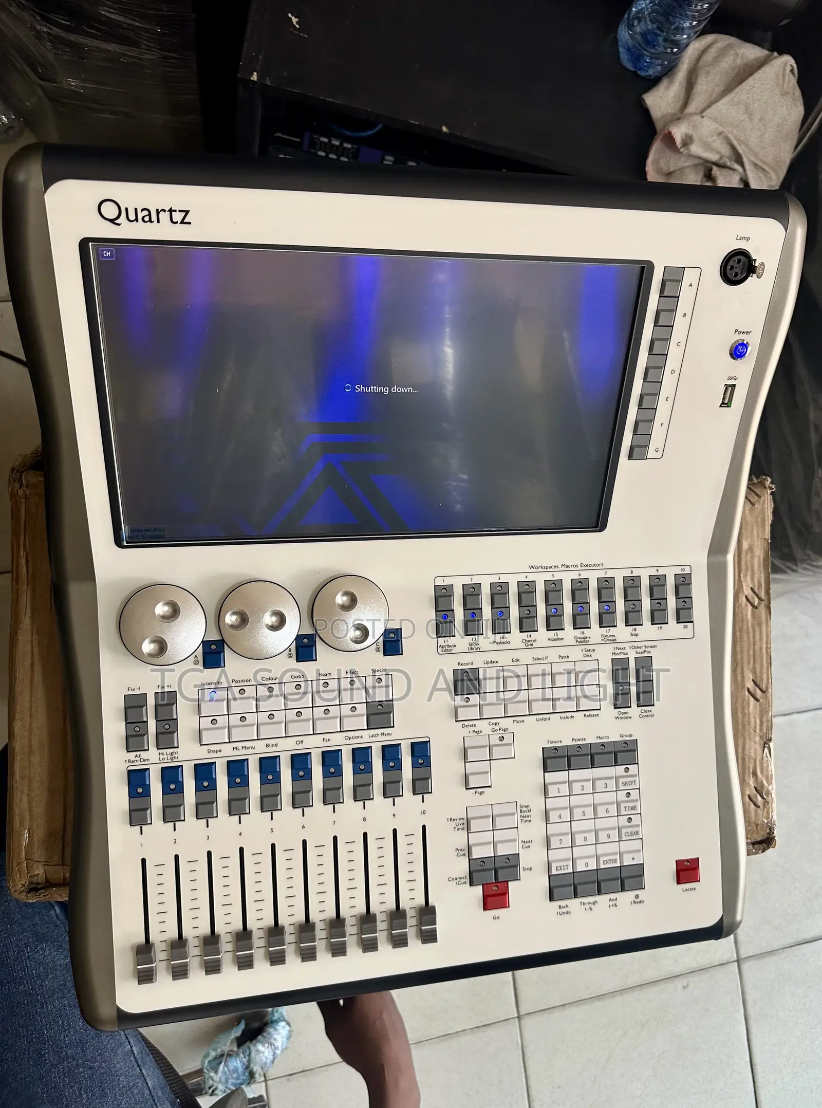 Avolites Quartz Digital Light Console With Travel Case