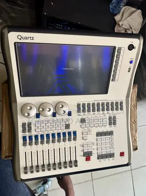 Avolites Quartz Digital Light Console With Travel Case