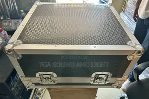 Avolites Quartz Digital Light Console With Travel Case