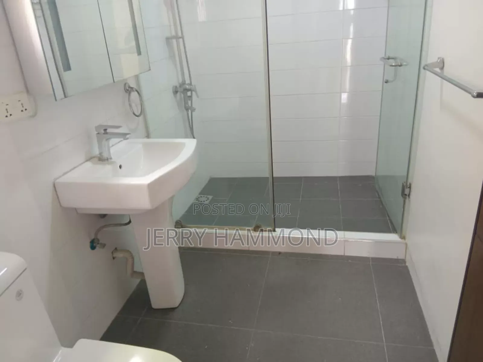 4bdrm House in Labone  Price $ 3200 for rent