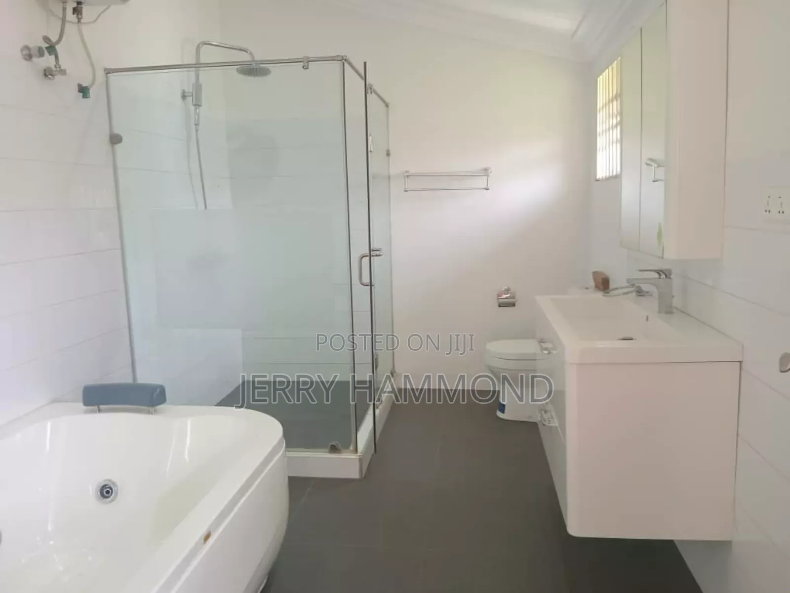4bdrm House in Labone  Price $ 3200 for rent