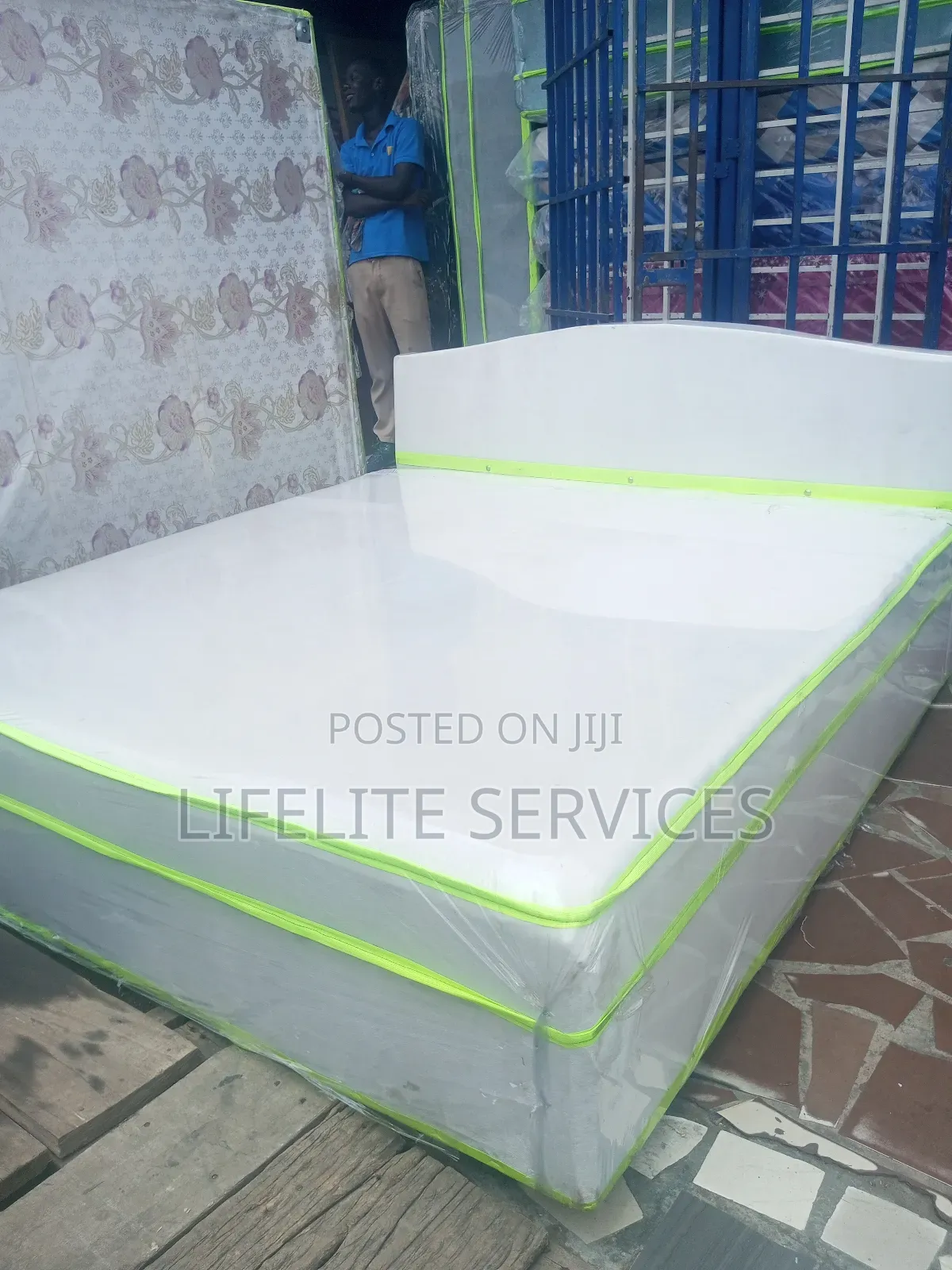 Queen Size Bed - Foam Inbuilt