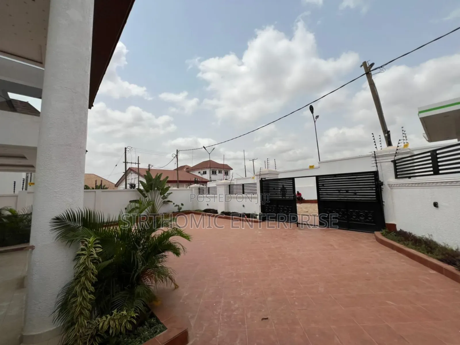 Furnished 5bdrm House in Brofoyedu, Kumasi Metropolitan for sale