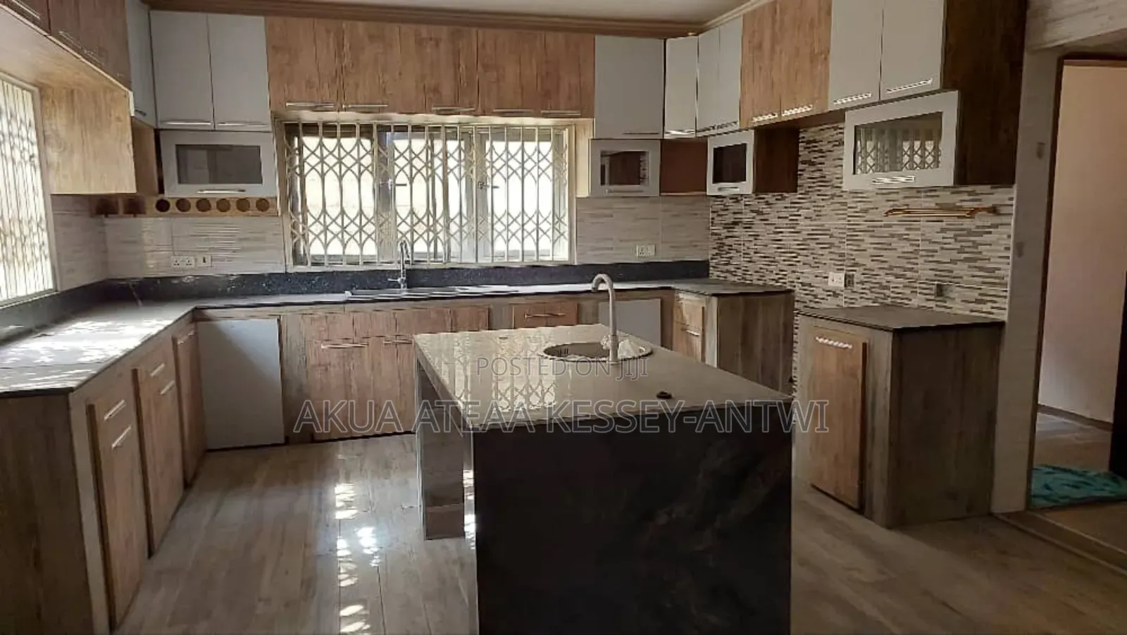 4bdrm Mansion in Ateaa Estate, Police Station for rent