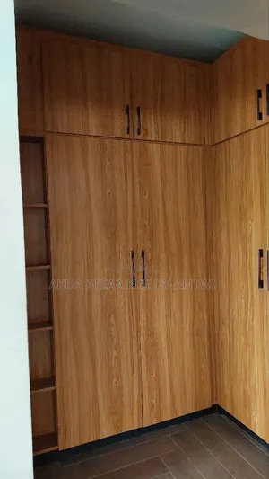 4bdrm Mansion in Ateaa Estate, Police Station for rent