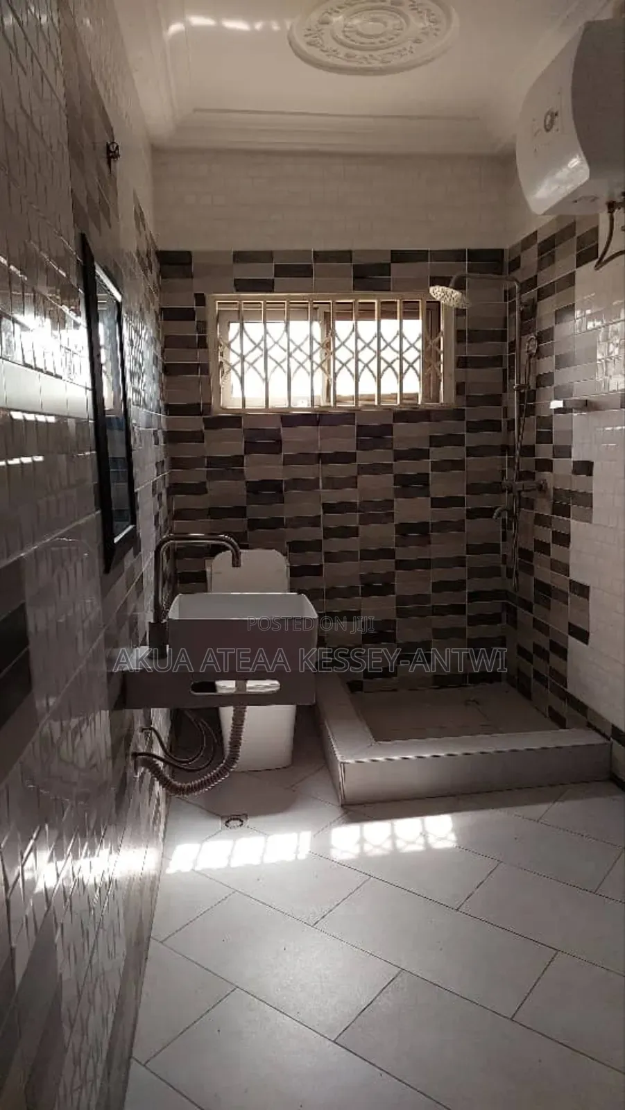 4bdrm Mansion in Ateaa Estate, Police Station for rent