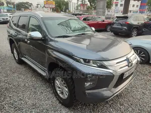 Mitsubishi Pajero 2020 Silver