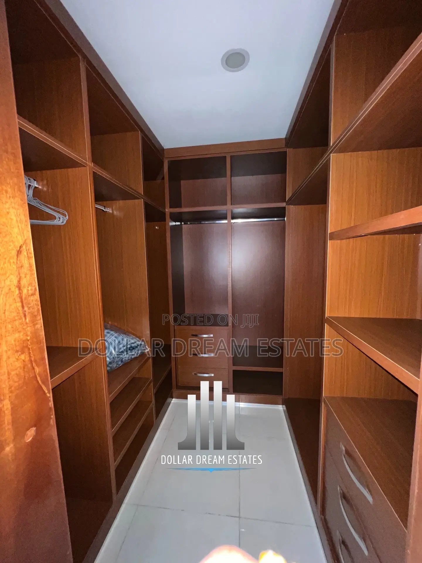 Furnished 3bdrm Apartment in Airport Residential Area for rent