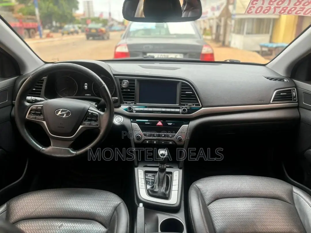 Hyundai Elantra Limited Sedan FWD (2.0L 4cyl 6A) 2017 White