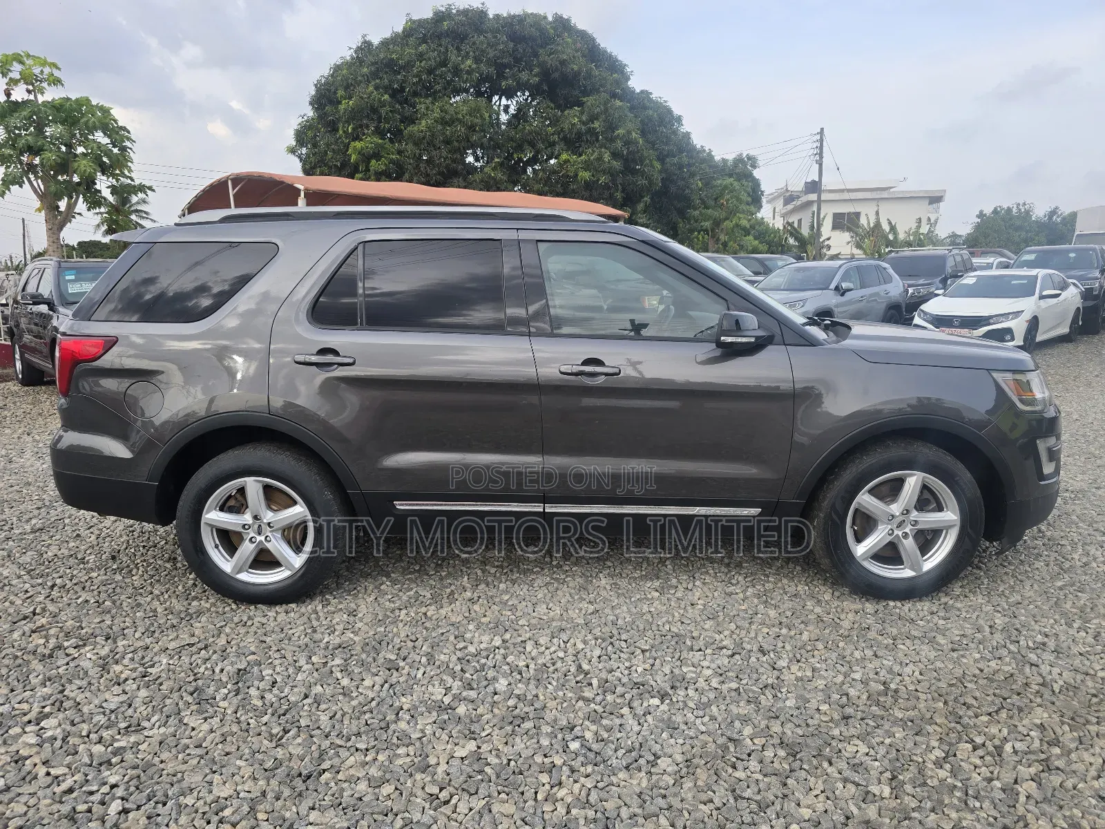 Ford Explorer Platinum 4dr 4x4 (3.5L 6cyl 6A) 2017 Gray