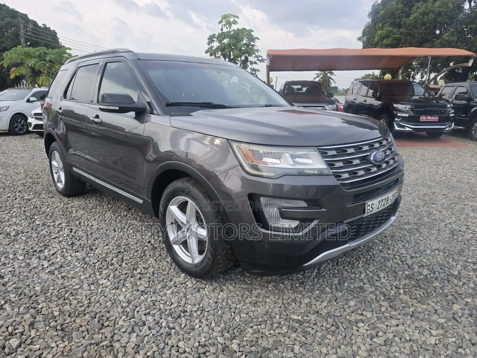 Ford Explorer Platinum 4dr 4x4 (3.5L 6cyl 6A) 2017 Gray