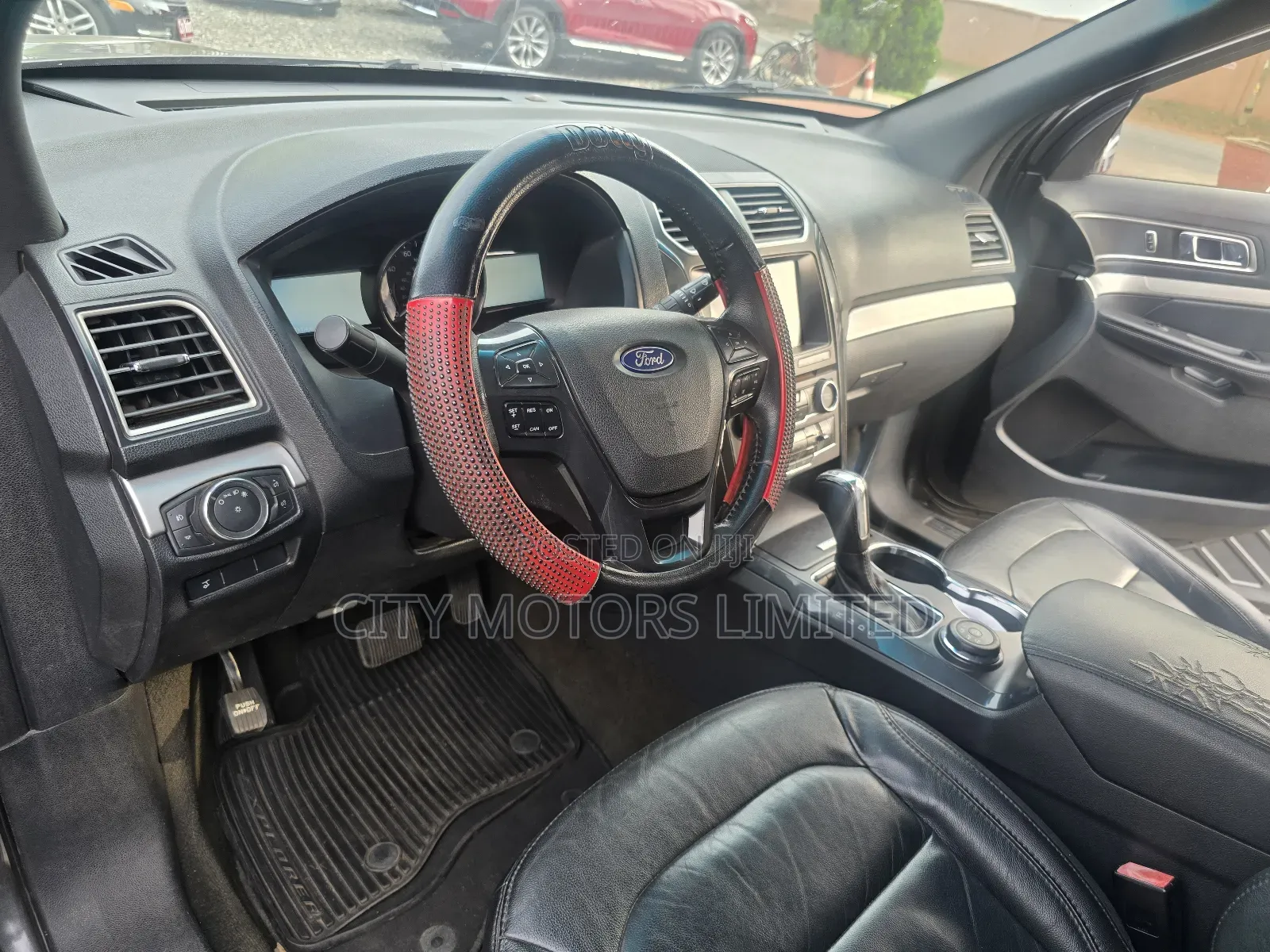Ford Explorer Platinum 4dr 4x4 (3.5L 6cyl 6A) 2017 Gray