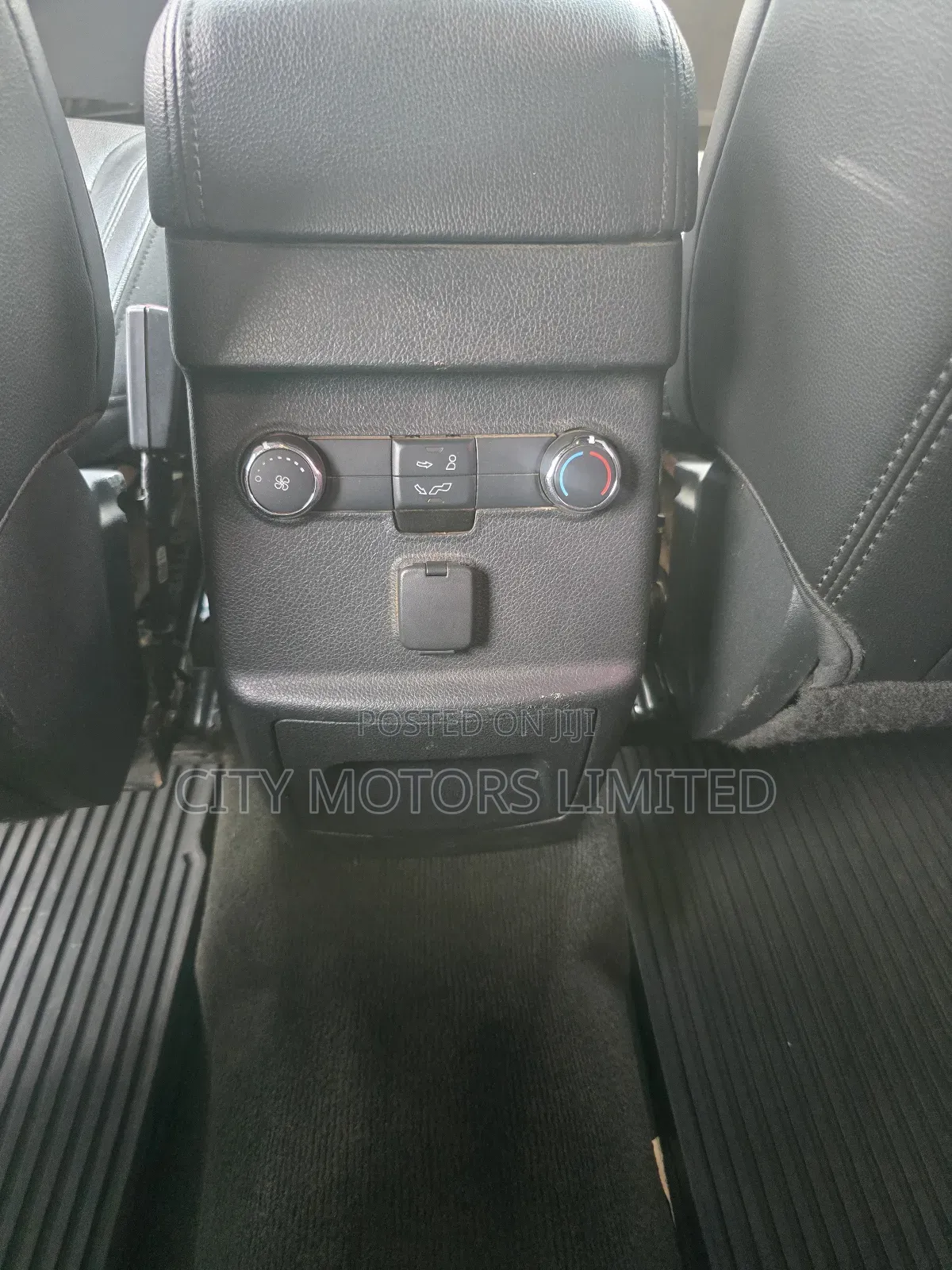 Ford Explorer Platinum 4dr 4x4 (3.5L 6cyl 6A) 2017 Gray
