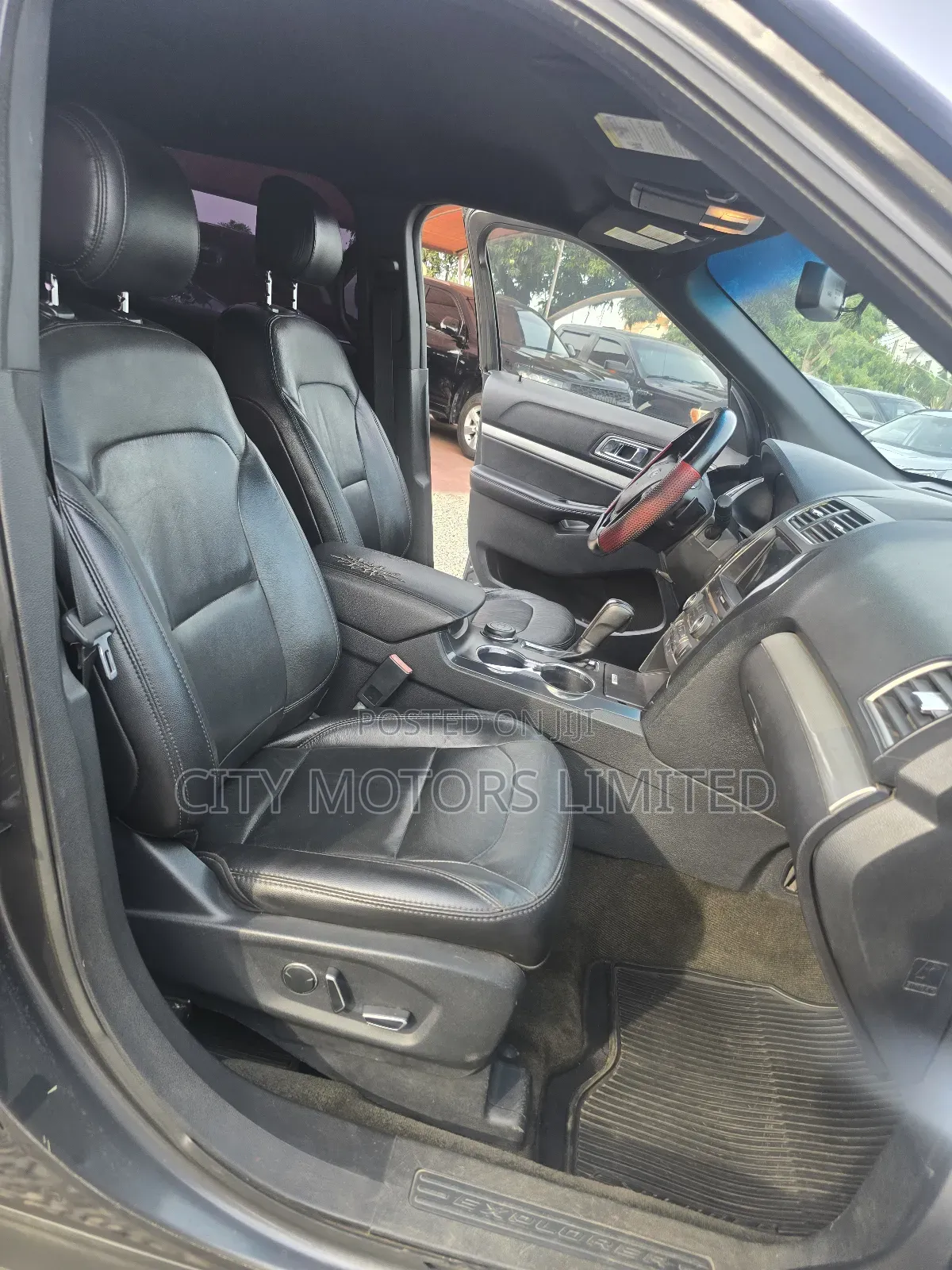 Ford Explorer Platinum 4dr 4x4 (3.5L 6cyl 6A) 2017 Gray