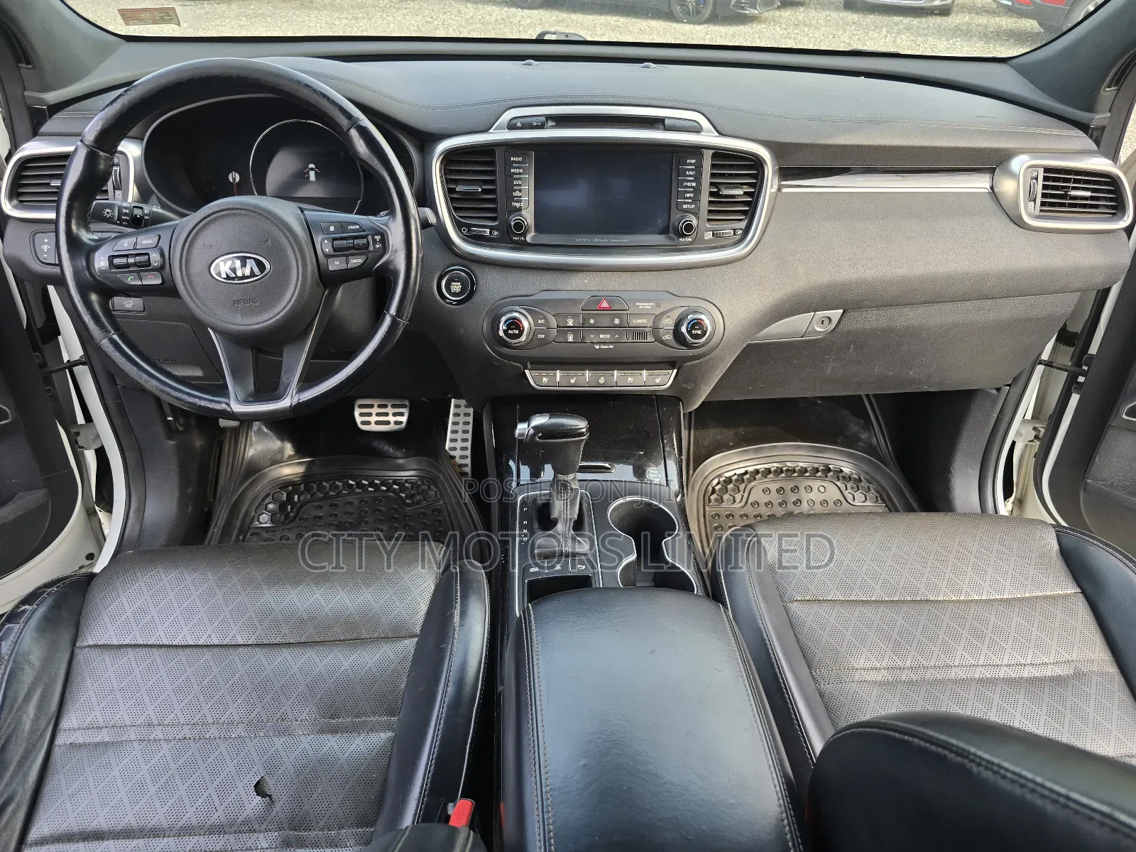Kia Sorento 4dr SUV 2016 White