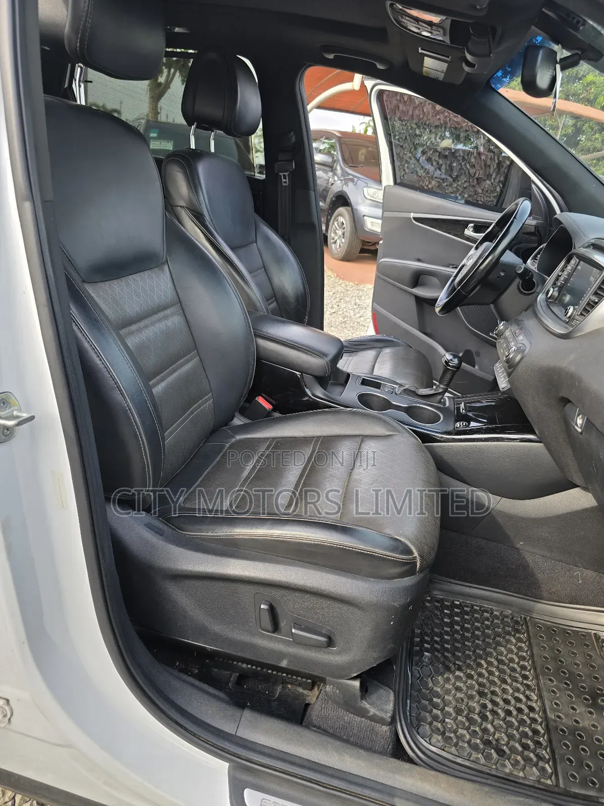 Kia Sorento 4dr SUV 2016 White