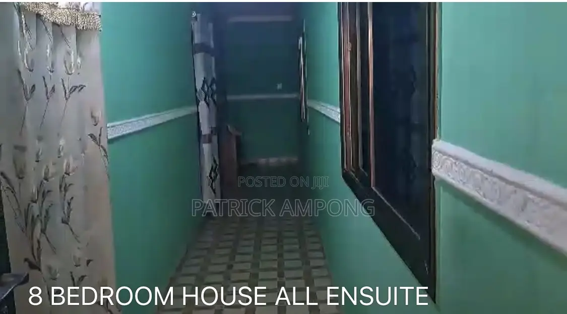 8bdrm House in Lashibi for sale