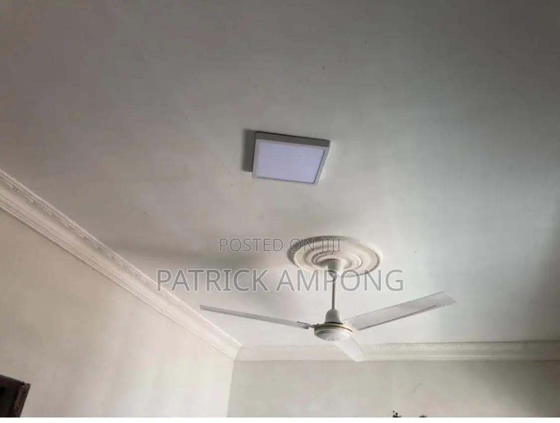 8bdrm House in Lashibi for sale