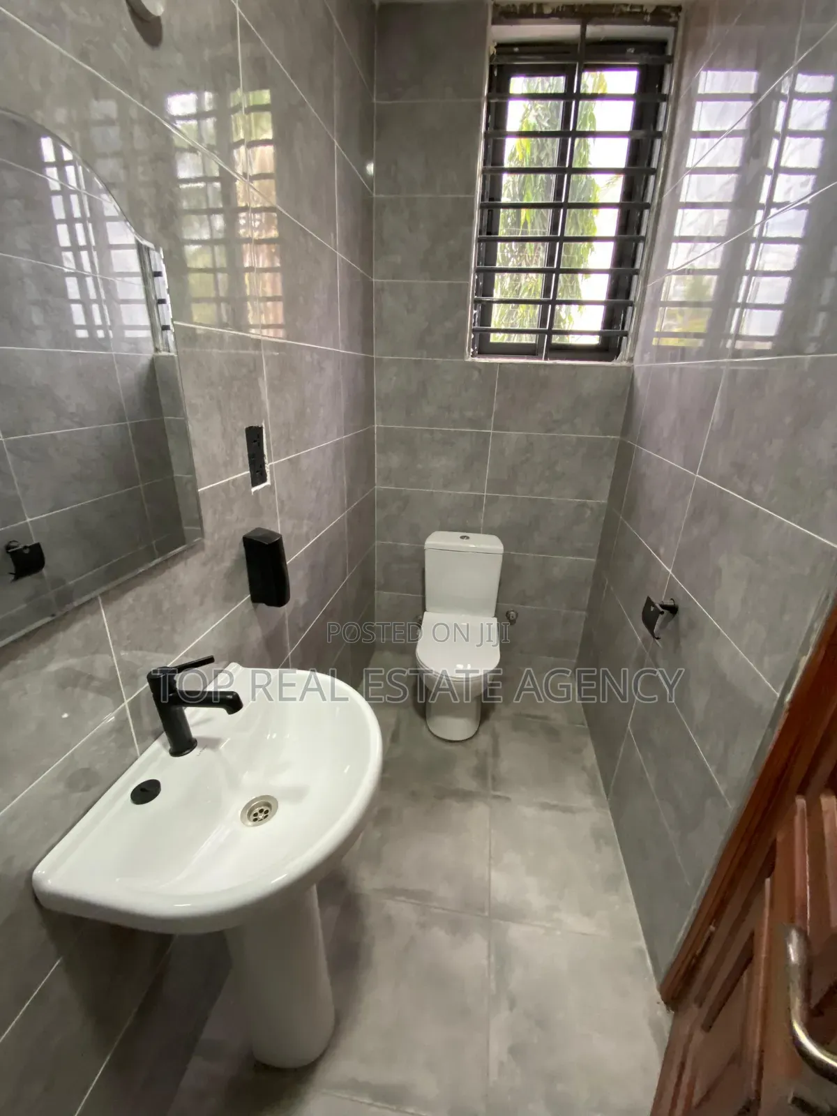 2bdrm Apartment in Asofa, Ofankor for rent