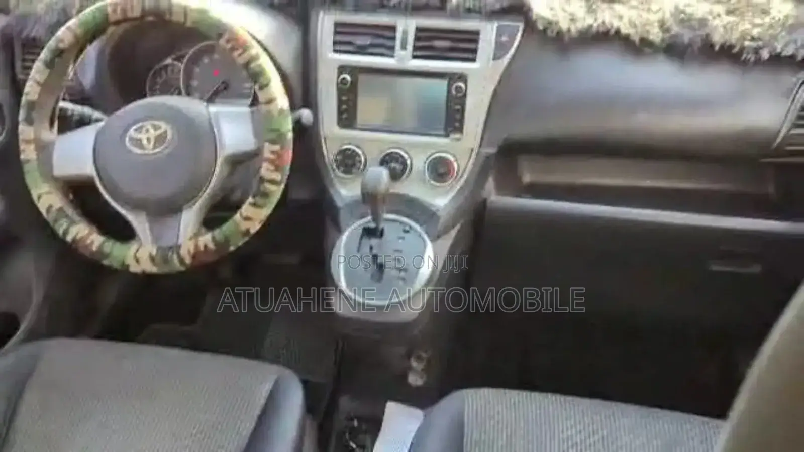 Toyota Ractis 1.3 FWD 2012 Silver