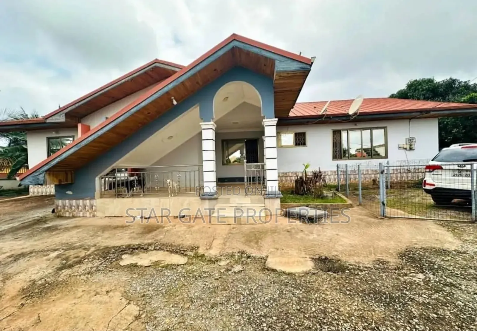 5bdrm House in Santasi Nkronsa, Kumasi Metropolitan for sale