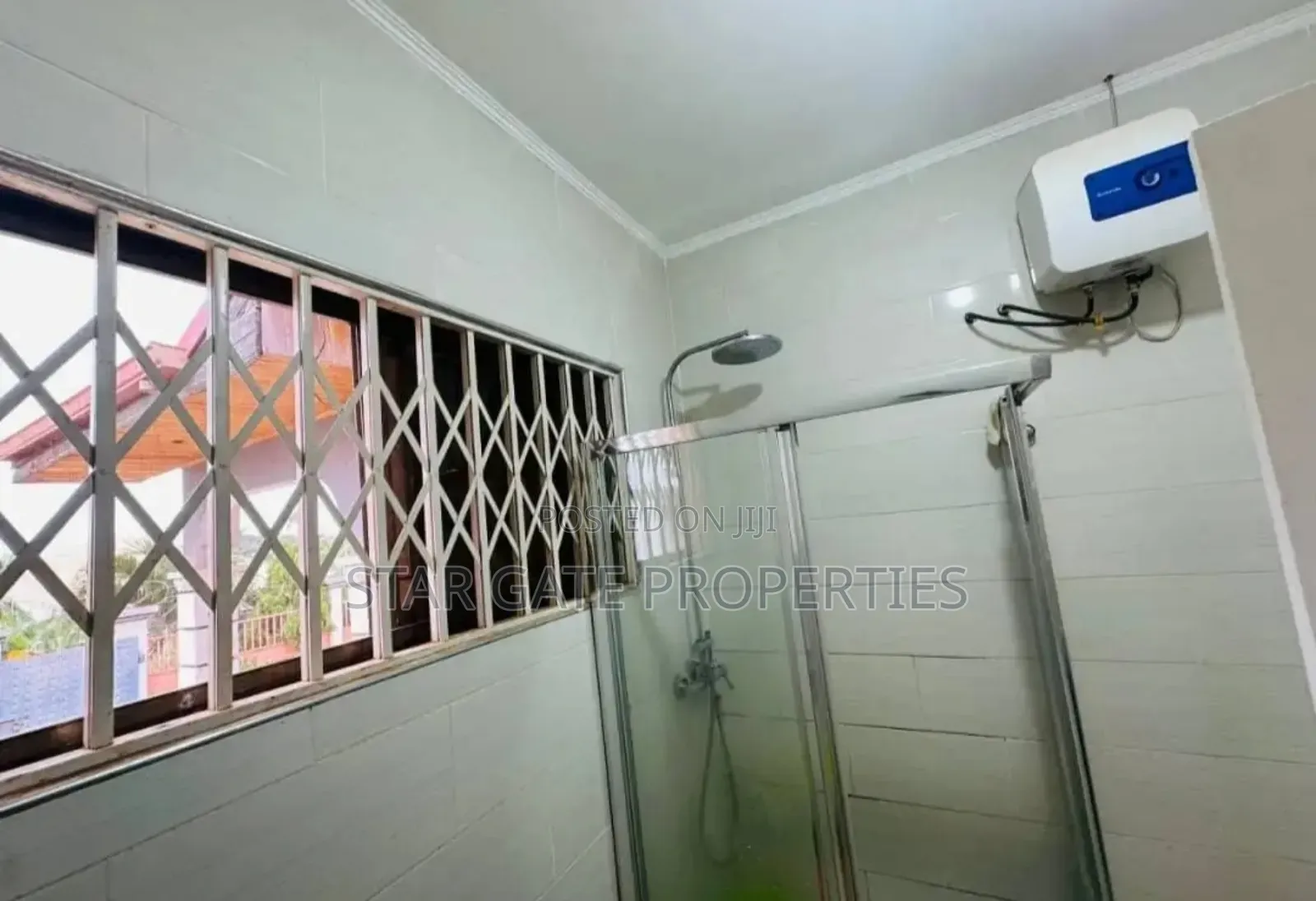 5bdrm House in Santasi Nkronsa, Kumasi Metropolitan for sale