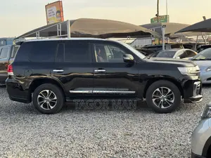 Toyota Land Cruiser 4.0 V6 DLX 2015 Black