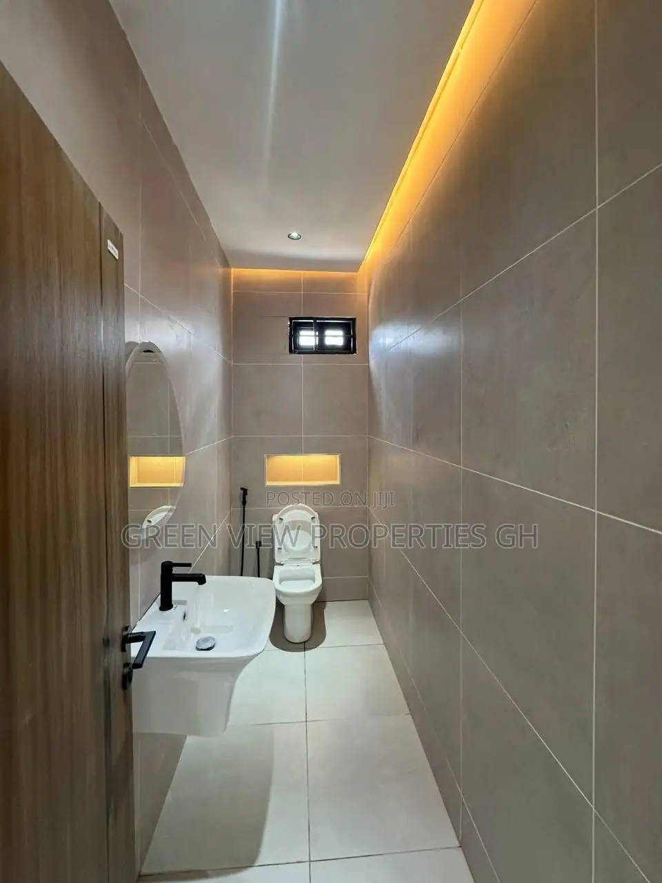 3bdrm House in Lake Side Estate for sale