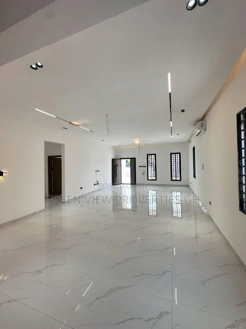 3bdrm House in Lake Side Estate for sale