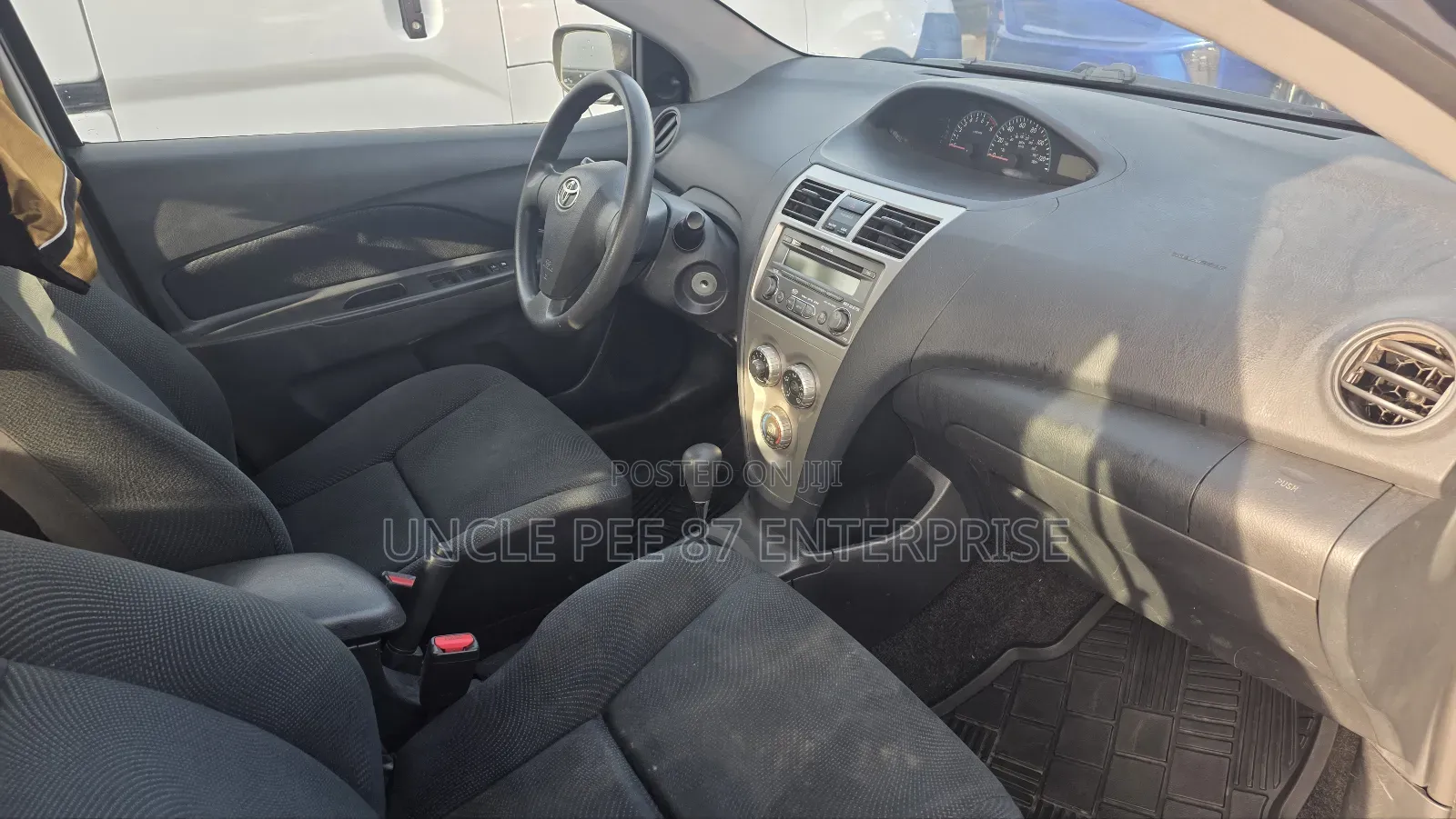 Toyota Yaris SE Hatchback 5dr 2012 Black