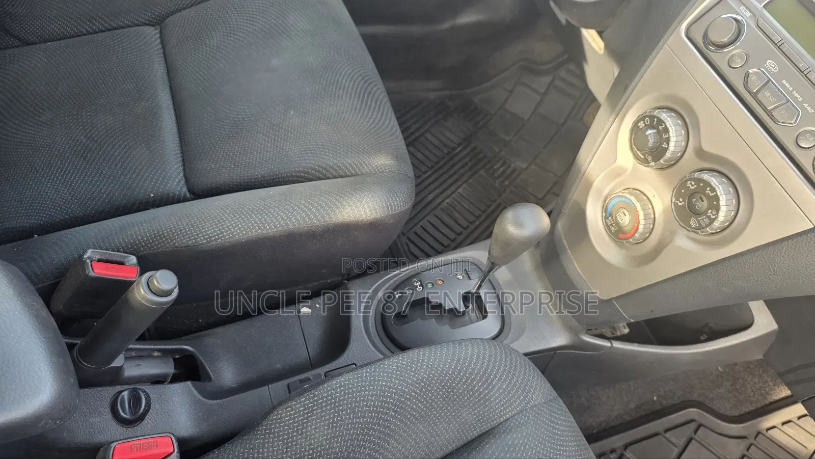 Toyota Yaris SE Hatchback 5dr 2012 Black
