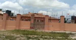 6bdrm House in Aputuogya, Kumasi Metropolitan for sale