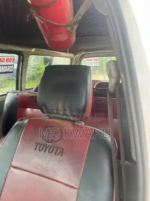 Toyota HiAce 2008 White