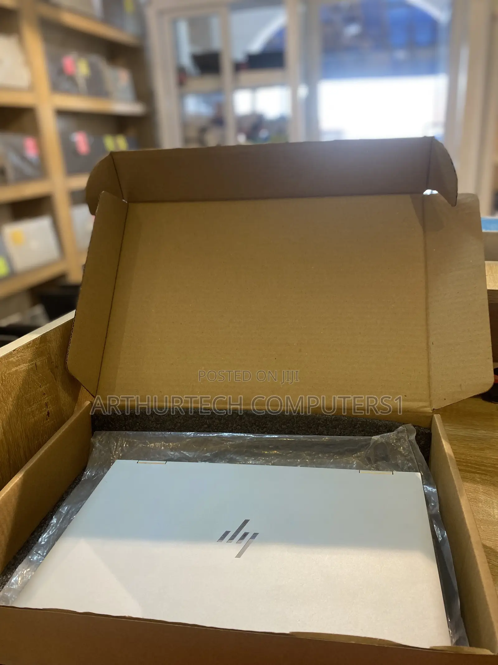 New Laptop HP EliteBook 1040 G8 16GB Intel Core i5 SSD 256GB