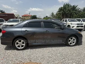 Toyota Corolla S 4dr Sedan (1.8L 4cyl 4A) 2013 Gray
