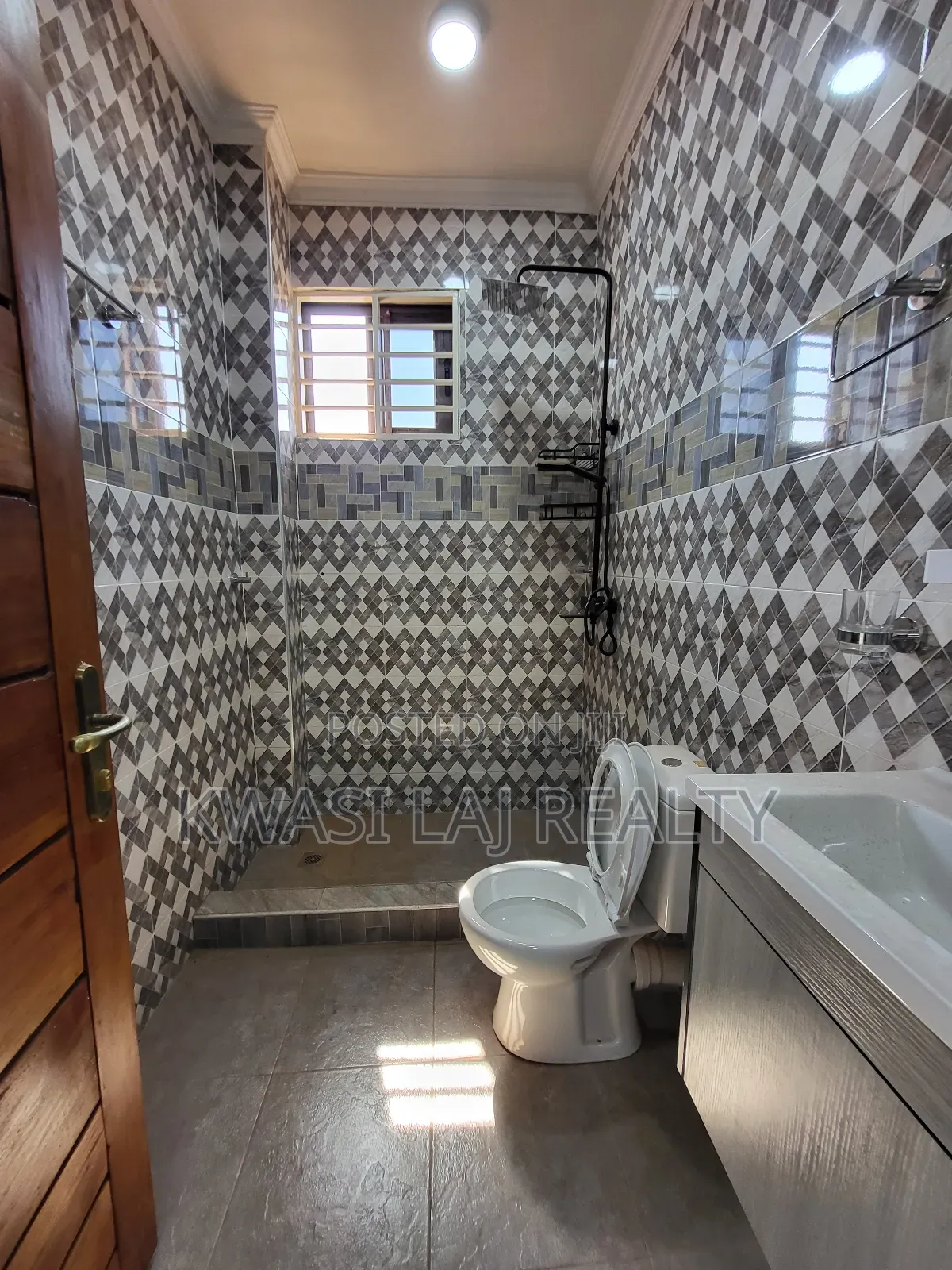 1bdrm Apartment in Barrier Kokrobite, West Hills Mall Area for rent