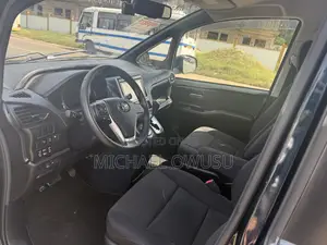 Toyota Voxy 2016 Blue