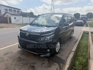Toyota Voxy 2016 Blue