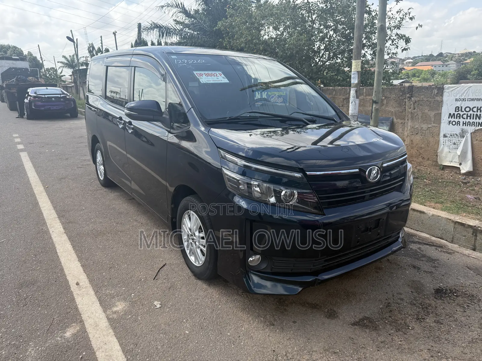 Toyota Voxy 2016 Blue