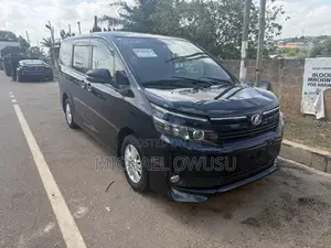 Toyota Voxy 2016 Blue